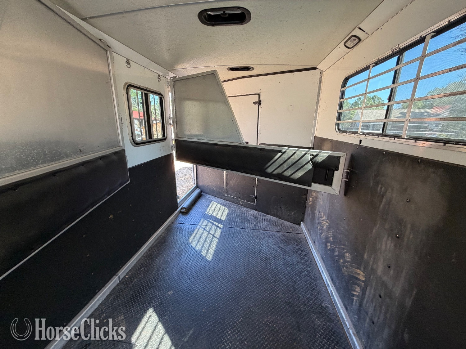 Horse Trailers - 2006 Silver Star Trailers  Gooseneck Horse Trailer