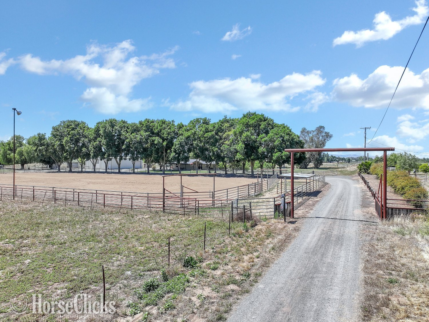 Houses - 10.5 Acre Equestrian Ranch | Lighted Pneumatic Roping Arena | 3,200 SF Shop | Brentwood, CA