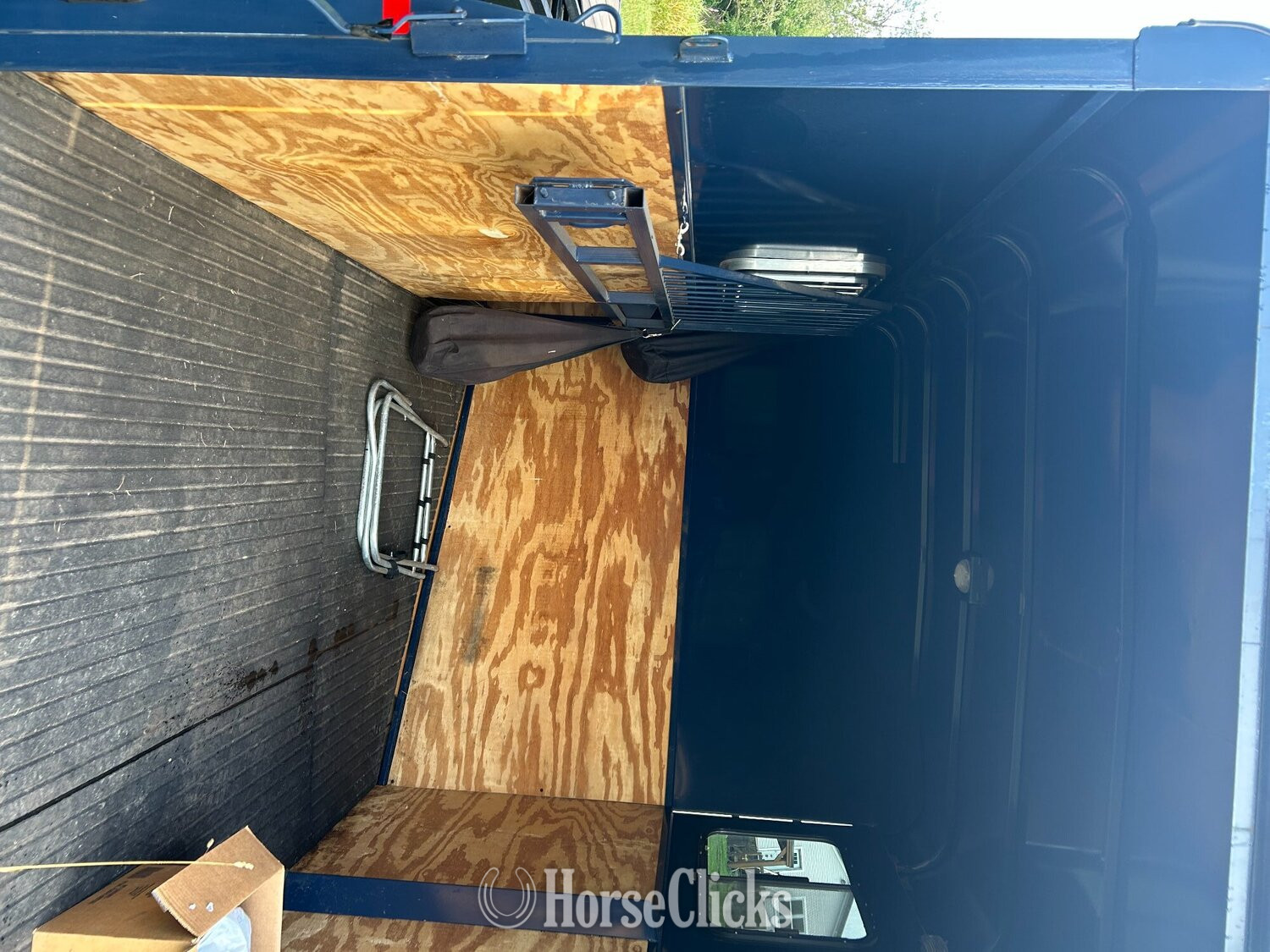 2020 Valley Trailers Enclosed slant load horse/stock combo Bumper Pull Horse Trailer