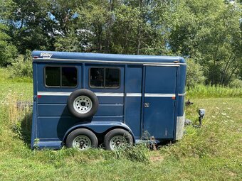 2020 Valley Trailers Enclosed slant load horse/stock combo Bumper Pull Horse Trailer