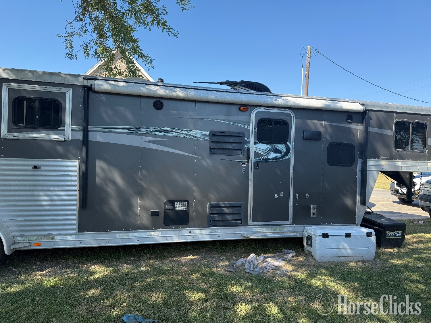 2017 Lakota 4 Horse 11ft w/slide Gooseneck Horse Trailer - Horse Trailers