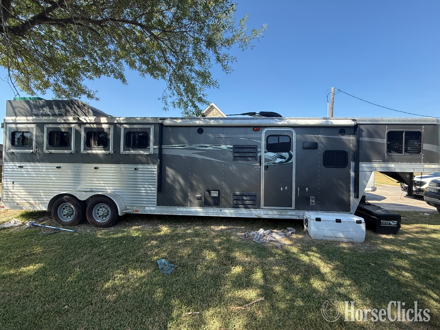 2017 Lakota 4 Horse 11ft w/slide Gooseneck Horse Trailer Texas