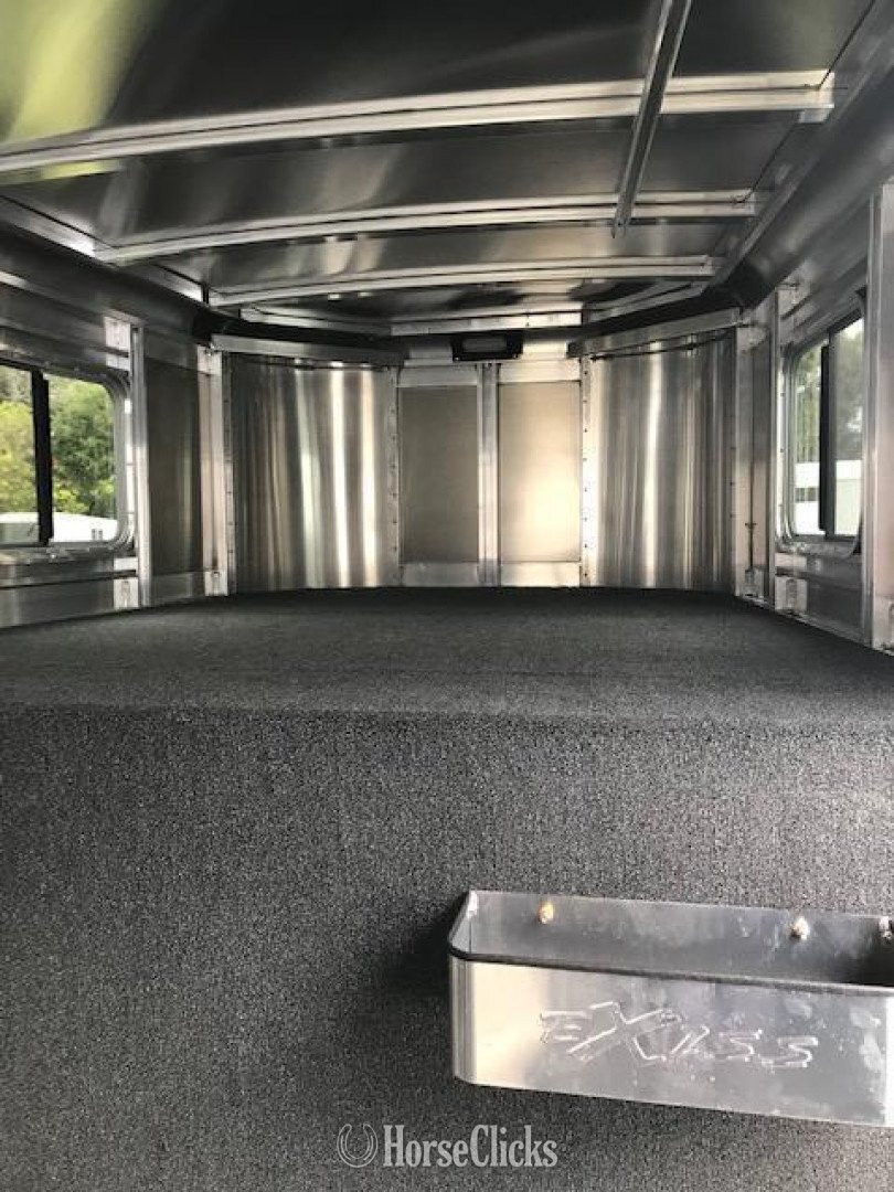 2026 Exiss Trailers Express CXF Gooseneck Horse Trailer - Horse Trailers