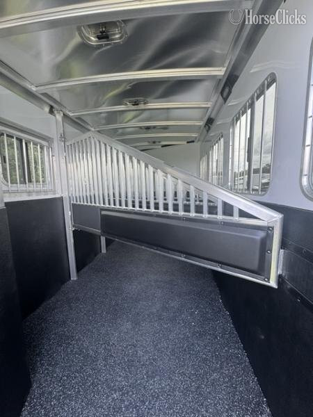 2026 Exiss Trailers Escape 7410 LQ Gooseneck Horse Trailer - Horse Trailers in Florida