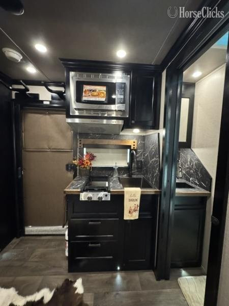 Horse Trailers - 2026 Exiss Trailers Escape 7410 LQ Gooseneck Horse Trailer