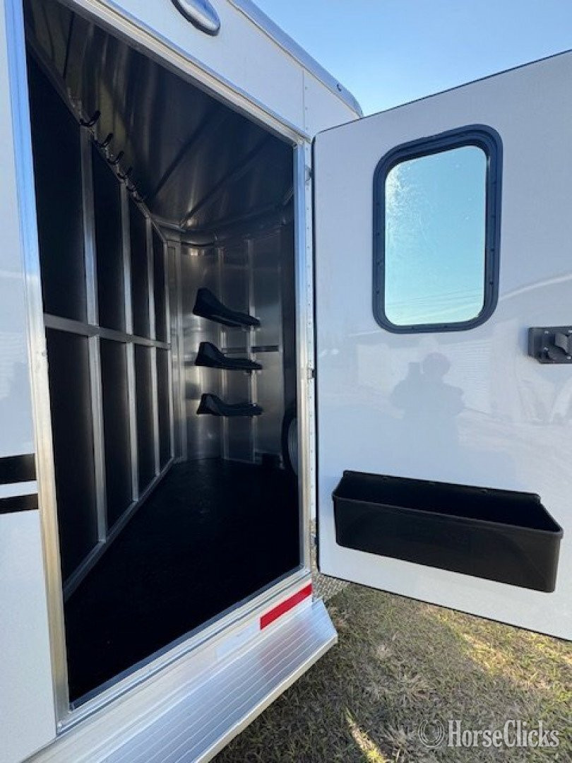 2026 Shadow Trailers Stablemate Bumper Pull Horse Trailer - Horse Trailers in Florida