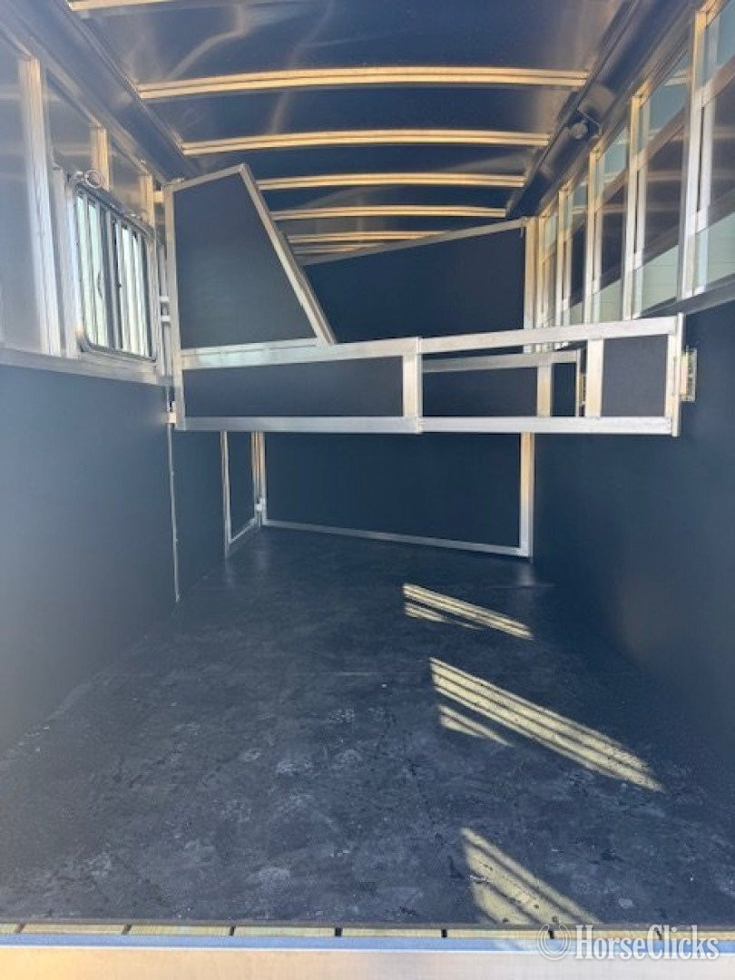 2026 Shadow Trailers Stablemate Bumper Pull Horse Trailer - Horse Trailers