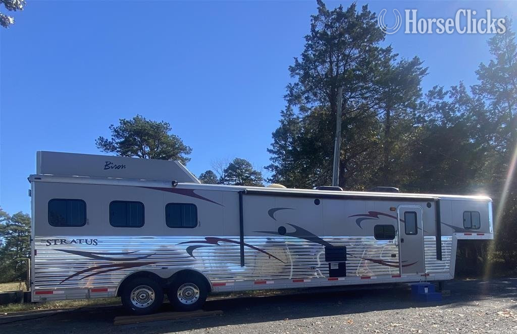 2014 Bison Coach Stratus Gooseneck Horse Trailer Arkansas