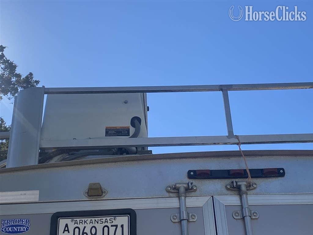 Horse Trailers - 2014 Bison Coach Stratus Gooseneck Horse Trailer in Arkansas