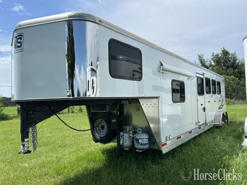 2022 Shadow Trailers 4H 9'LQ Gooseneck Horse Trailer