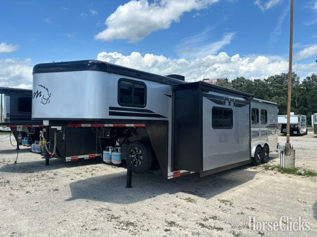 2026 Bison Coach Ranger 8311 With Mangers Gooseneck Horse Trailer in Missouri