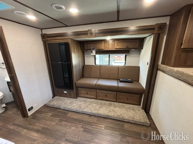 Horse Trailers - 2026 Bison Coach Ranger 8311 With Mangers Gooseneck Horse Trailer