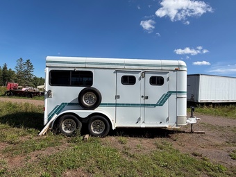 1996 Sundowner Trailers Charter Bumper Pull Horse Trailer