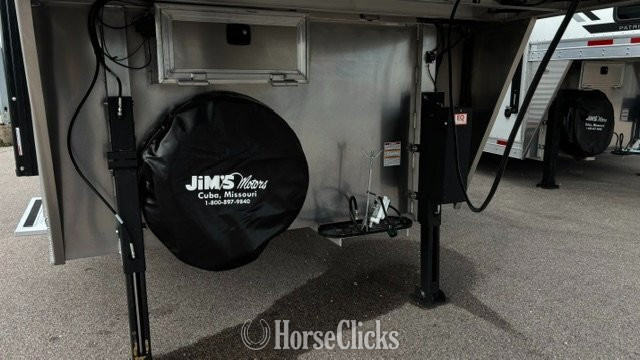 Missouri 2026 SMC Trailers 8314 SSR Gooseneck Horse Trailer