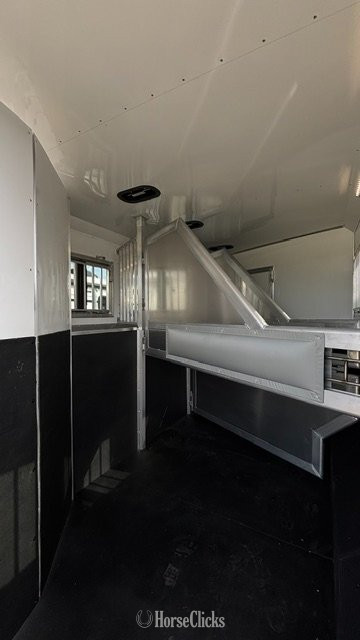 Horse Trailers - 2026 SMC Trailers 8314 SSR Gooseneck Horse Trailer