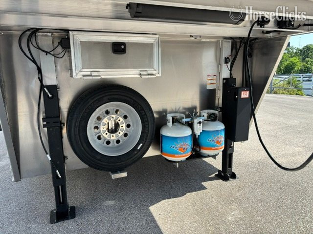 2026 SMC Trailers 8414 SSR Gooseneck Horse Trailer - Horse Trailers