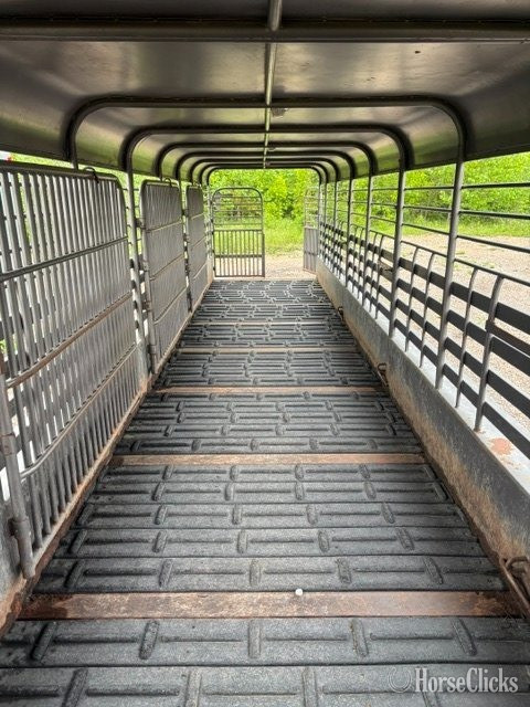 2012 Gooseneck 36FT  Gooseneck Livestock Trailer Missouri