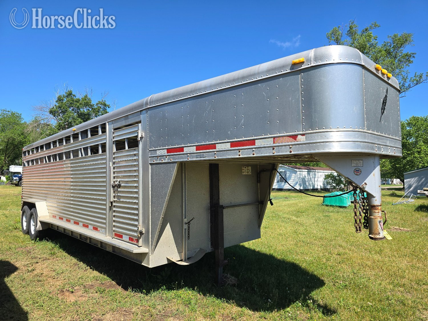 2005 Featherlite Trailers  Gooseneck Livestock Trailer