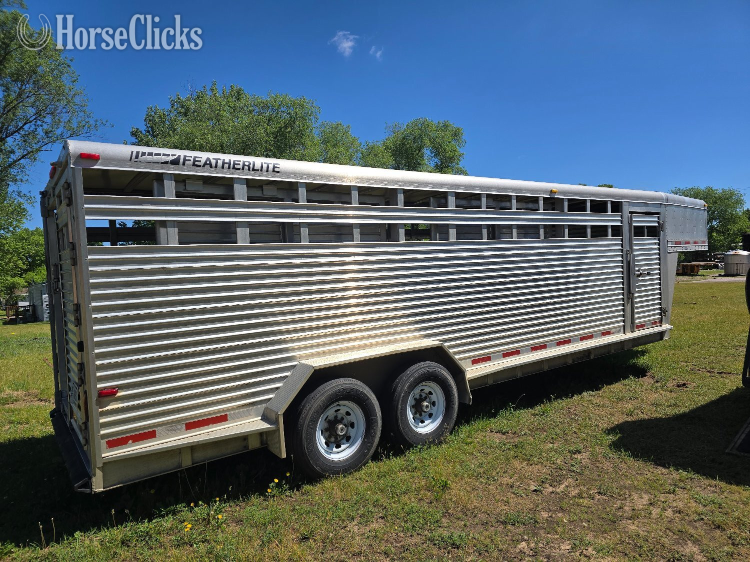 2005 Featherlite Trailers  Gooseneck Livestock Trailer - Livestock Trailers in Wisconsin