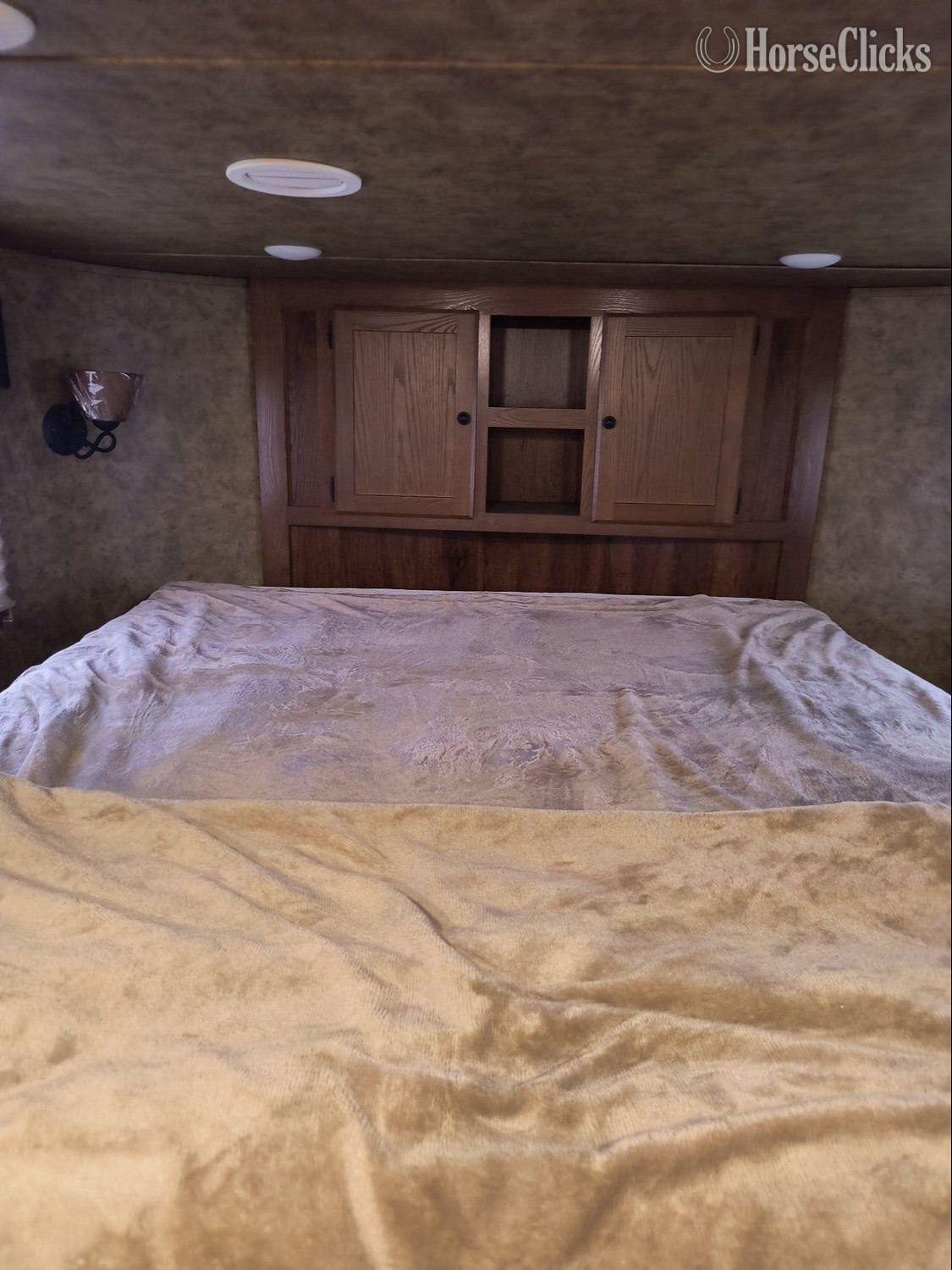 2016 Lakota Stock/Combo Gooseneck Horse Trailer - Horse Trailers in Florida