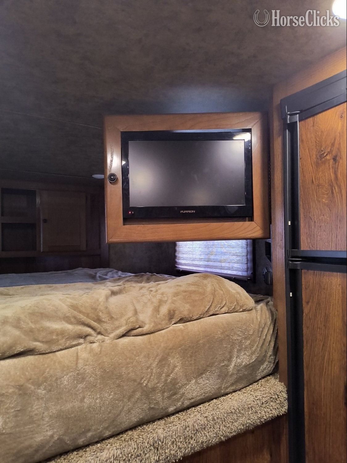 2016 Lakota Stock/Combo Gooseneck Horse Trailer - Horse Trailers