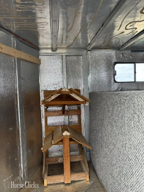 Horse Trailers - 1987 Barrett Trailers 3 Horse Gooseneck Horse Trailer in Missouri