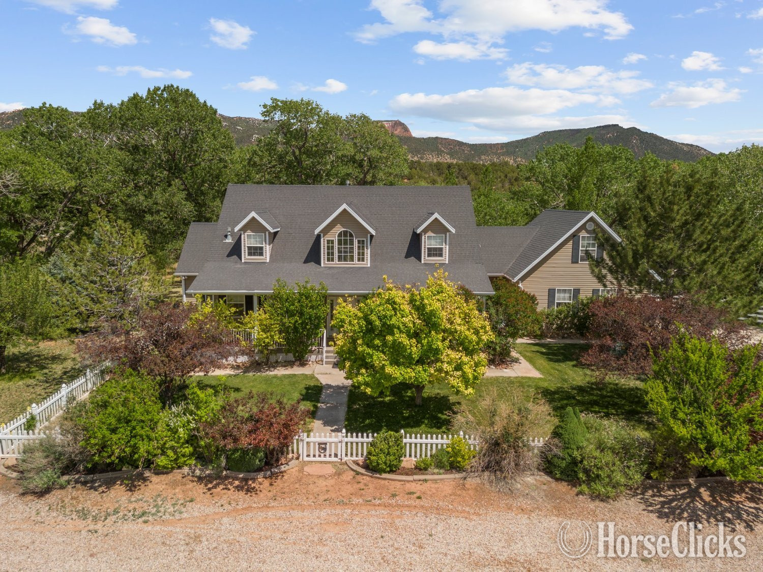 Horse property, 10 stall horse barn, beautiful views, peaceful & quiet
