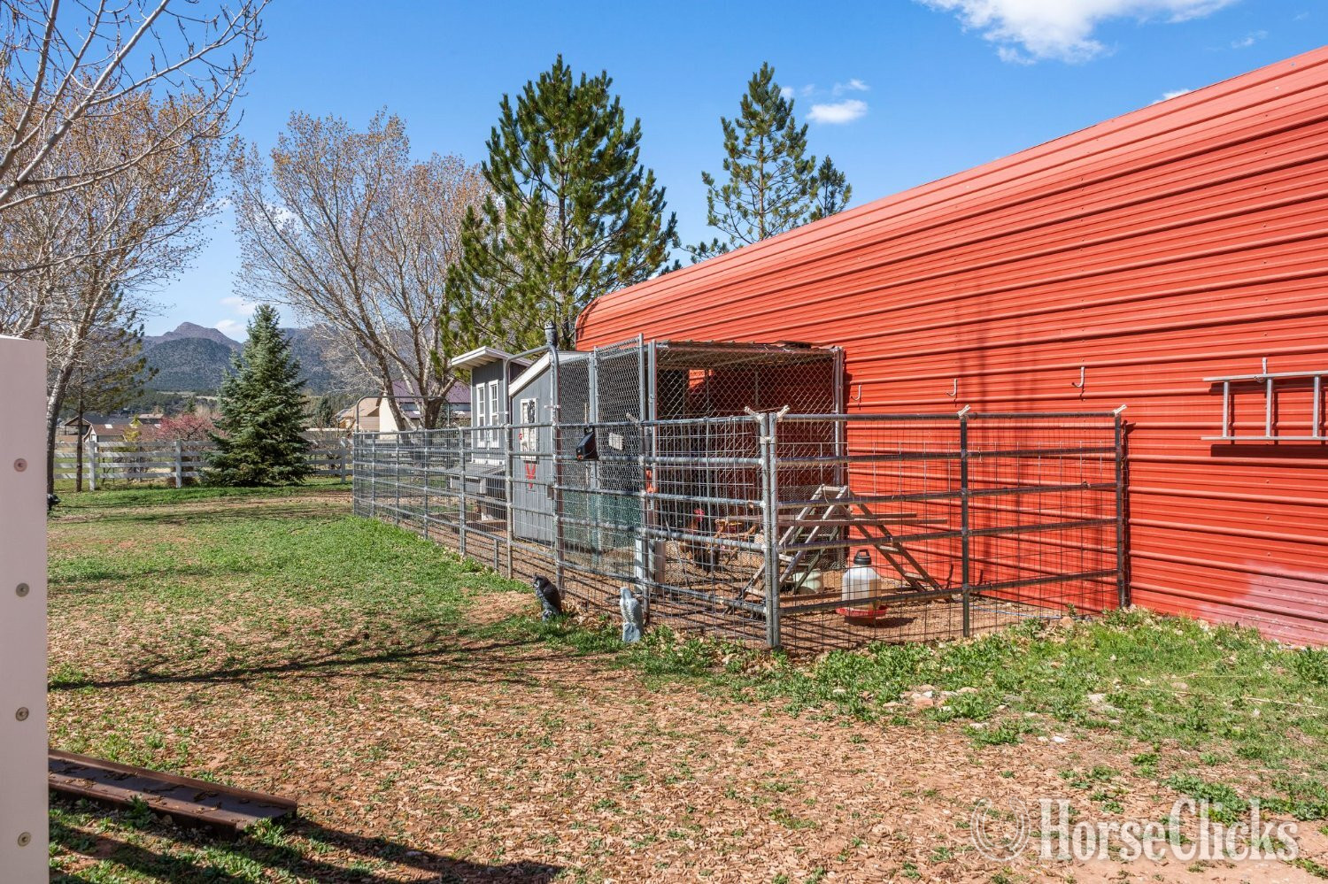 Houses - Horse property, 10 stall horse barn, beautiful views, peaceful & quiet