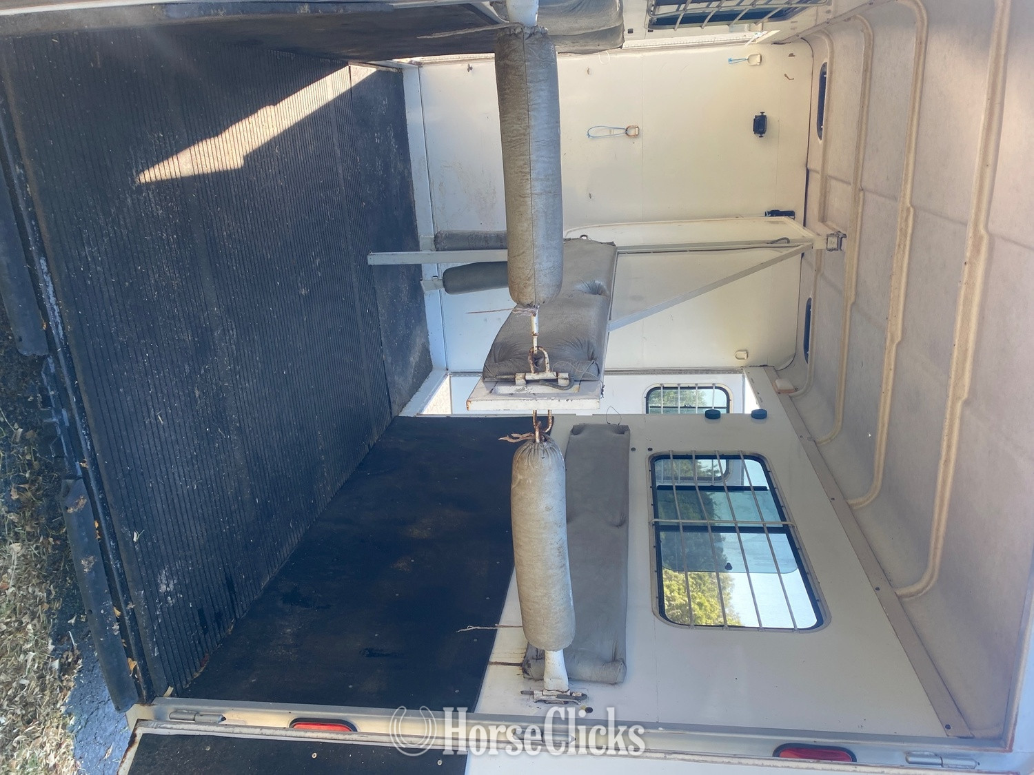 1999 Trail-et  Bumper Pull Horse Trailer - Horse Trailers