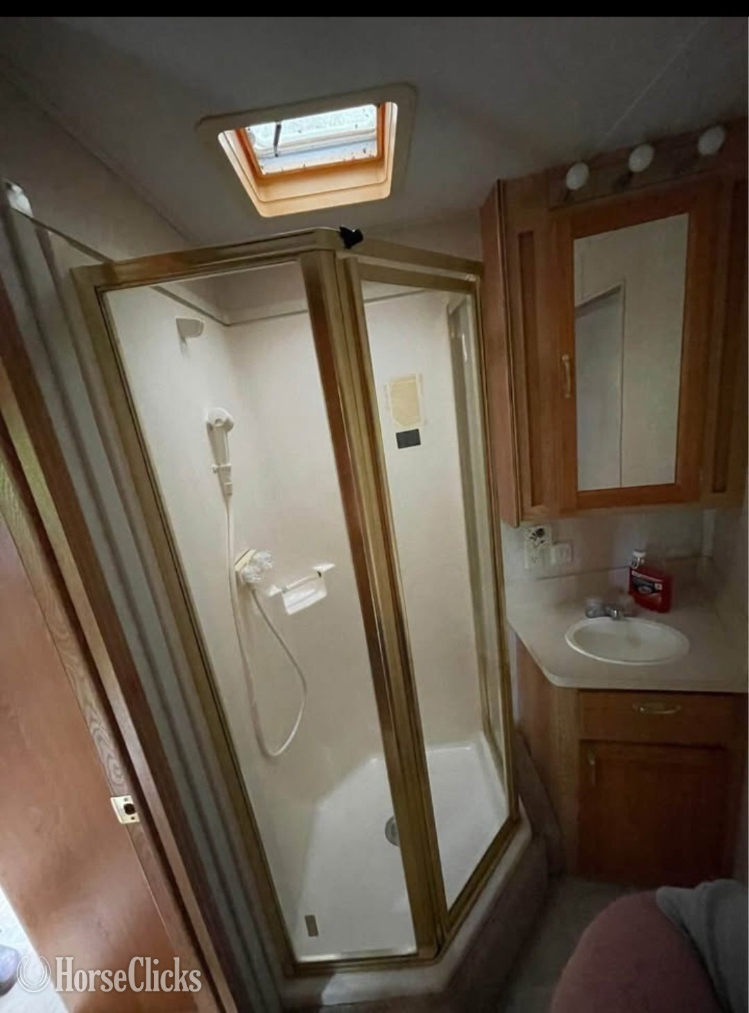 2003 C&C Show Stopper Gooseneck Horse Trailer - Horse Trailers