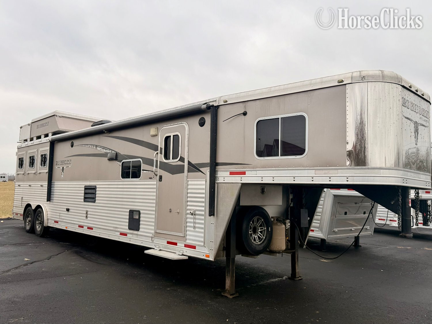 2013 Lakota Bighorn Gooseneck Horse Trailer in Ohio