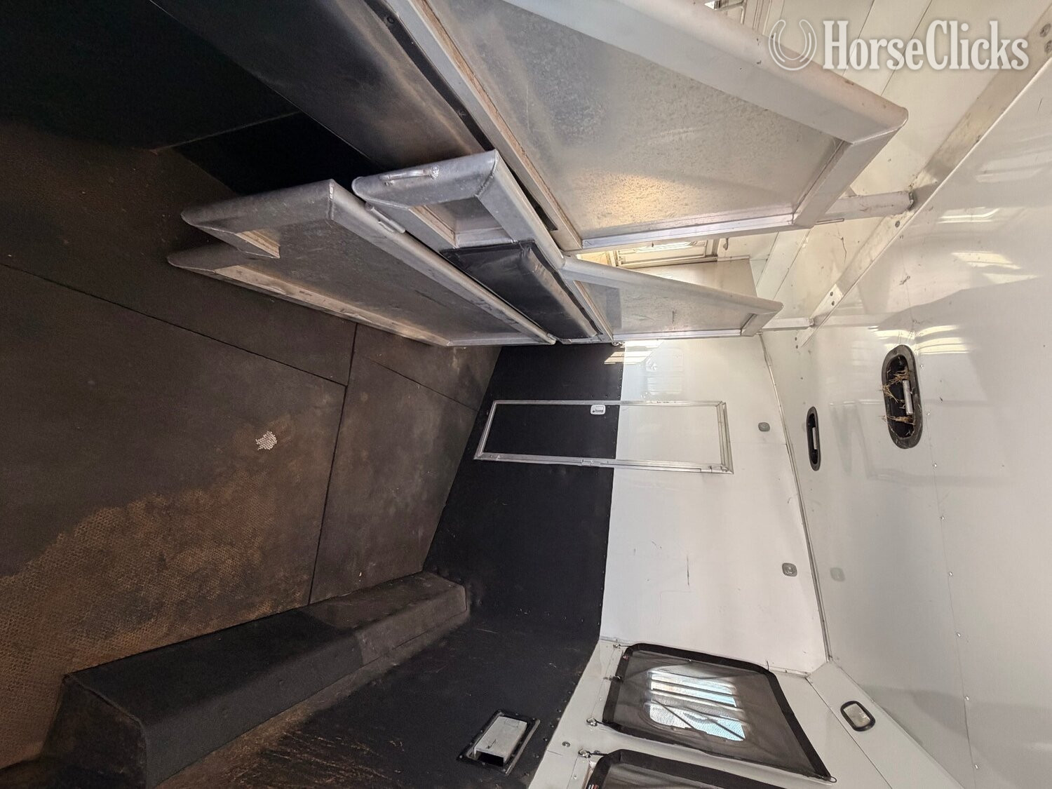 2013 Lakota Bighorn Gooseneck Horse Trailer