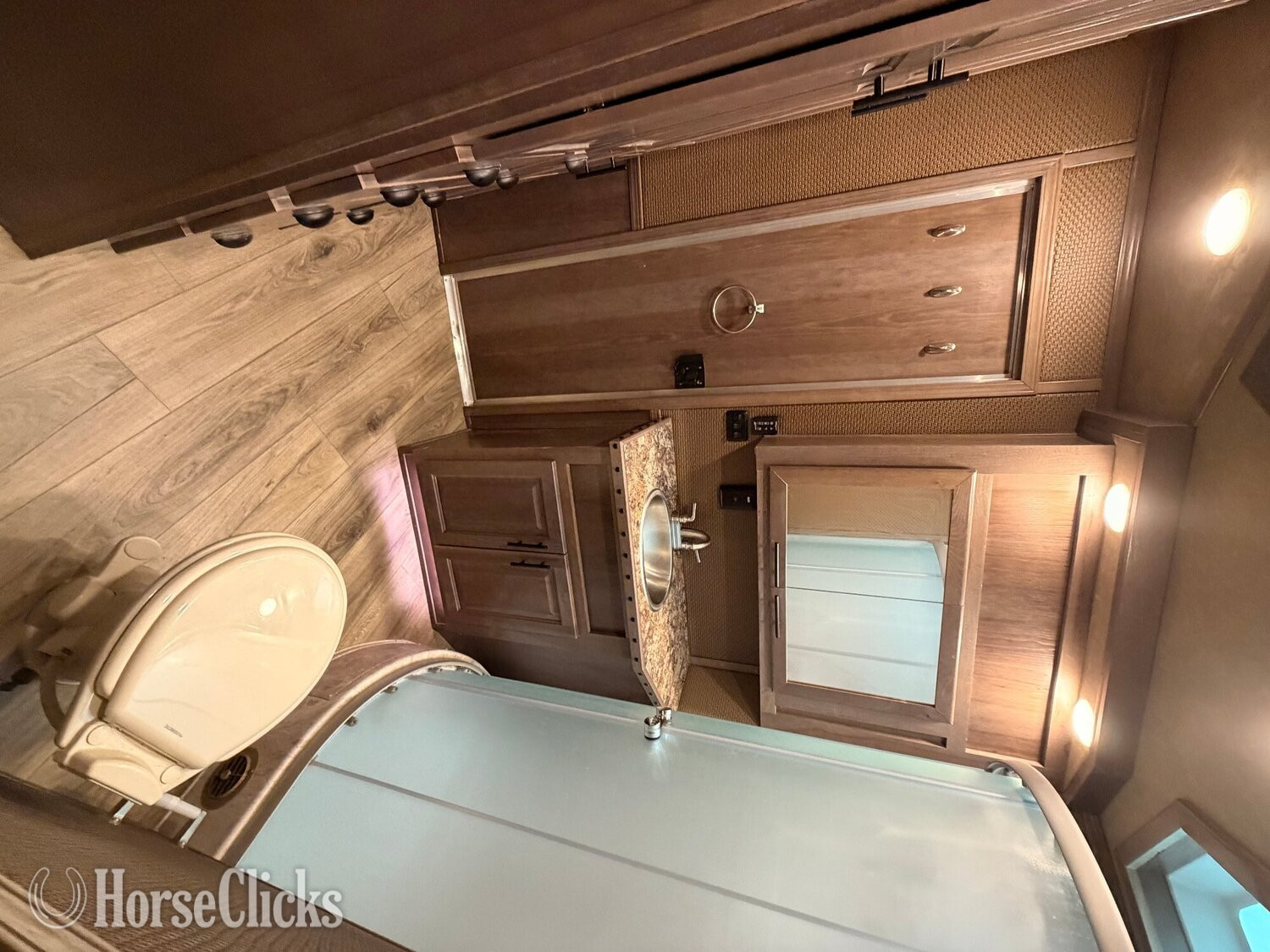 2022 Lakota Bighorn Gooseneck Horse Trailer - Horse Trailers in Ohio