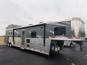 2022 Lakota Bighorn Gooseneck Horse Trailer