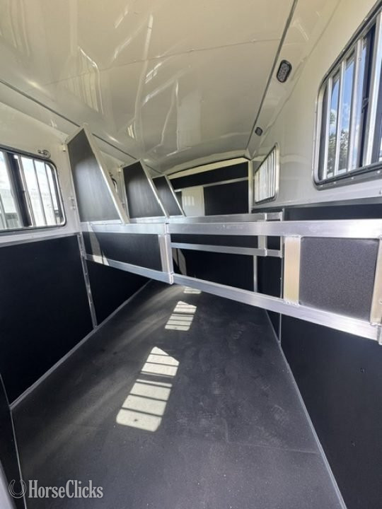 Horse Trailers - 2027 Shadow Trailers 2027 Shadow Pro Series 4H 9' LQ with Slide Horse Trailer Gooseneck Horse Trailer