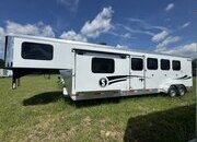 2027 Shadow Trailers 2027 Shadow Pro Series 4H 9' LQ with Slide Horse Trailer Gooseneck Horse Trailer