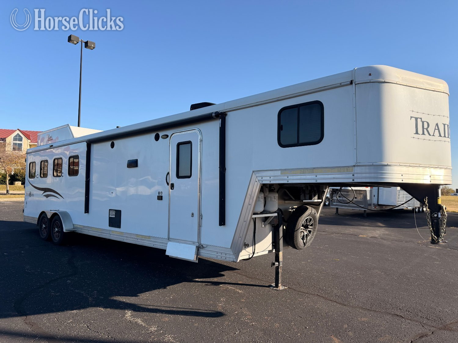 2017 Bison Coach 4HS Gooseneck Horse Trailer in Ohio