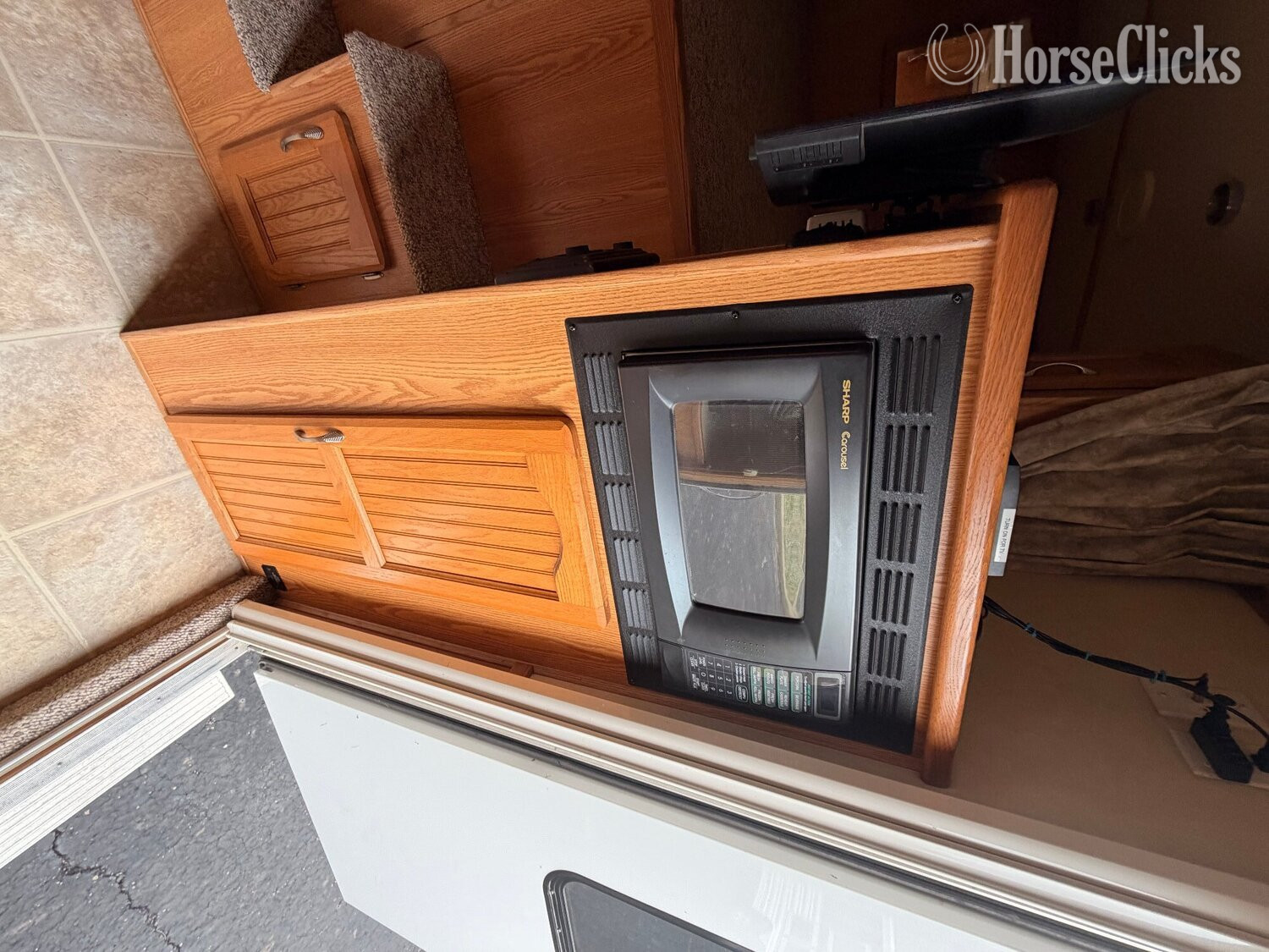 Ohio 2004 Sundowner Trailers 4HS Gooseneck Horse Trailer