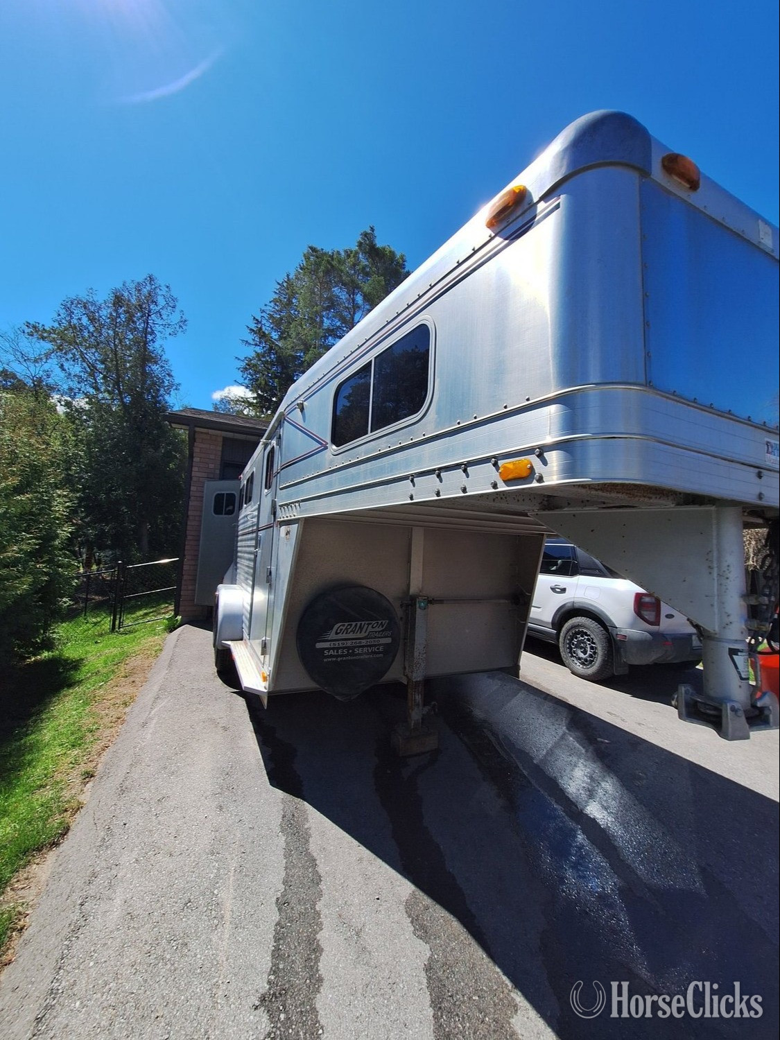 Horse Trailers - 2000 4-Star Trailers 2 Horse Slant Load Gooseneck Horse Trailer in Ontario