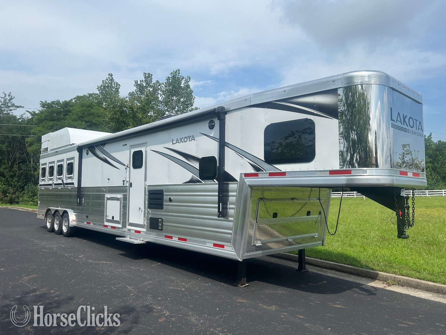 2026 Lakota Bighorn Gooseneck Horse Trailer in Ohio