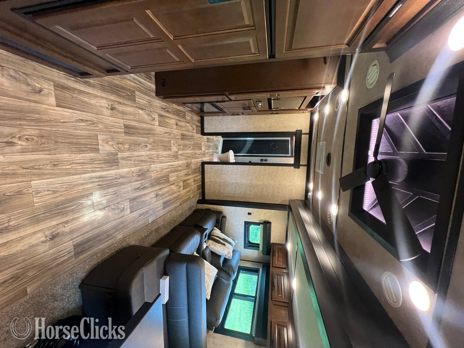 Ohio 2026 Lakota Bighorn Gooseneck Horse Trailer