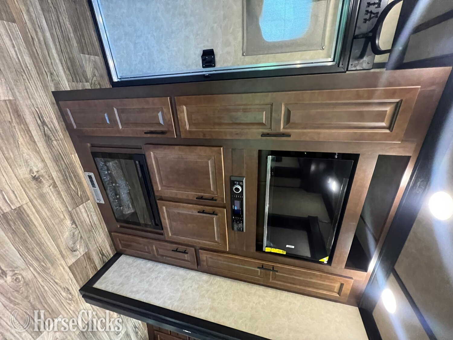 Horse Trailers - 2026 Lakota Bighorn Gooseneck Horse Trailer