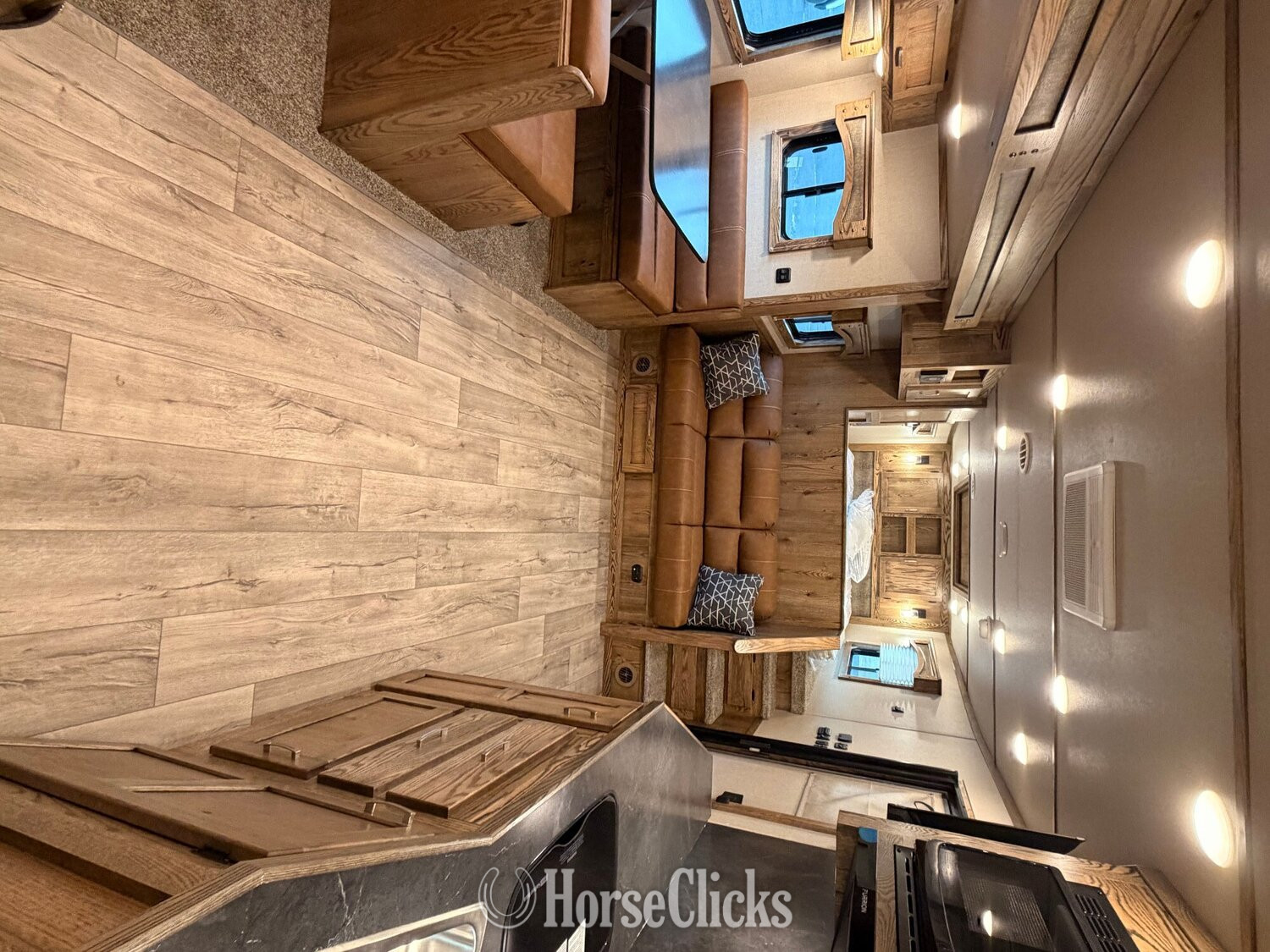 2026 Lakota Charger Gooseneck Horse Trailer - Horse Trailers in Ohio
