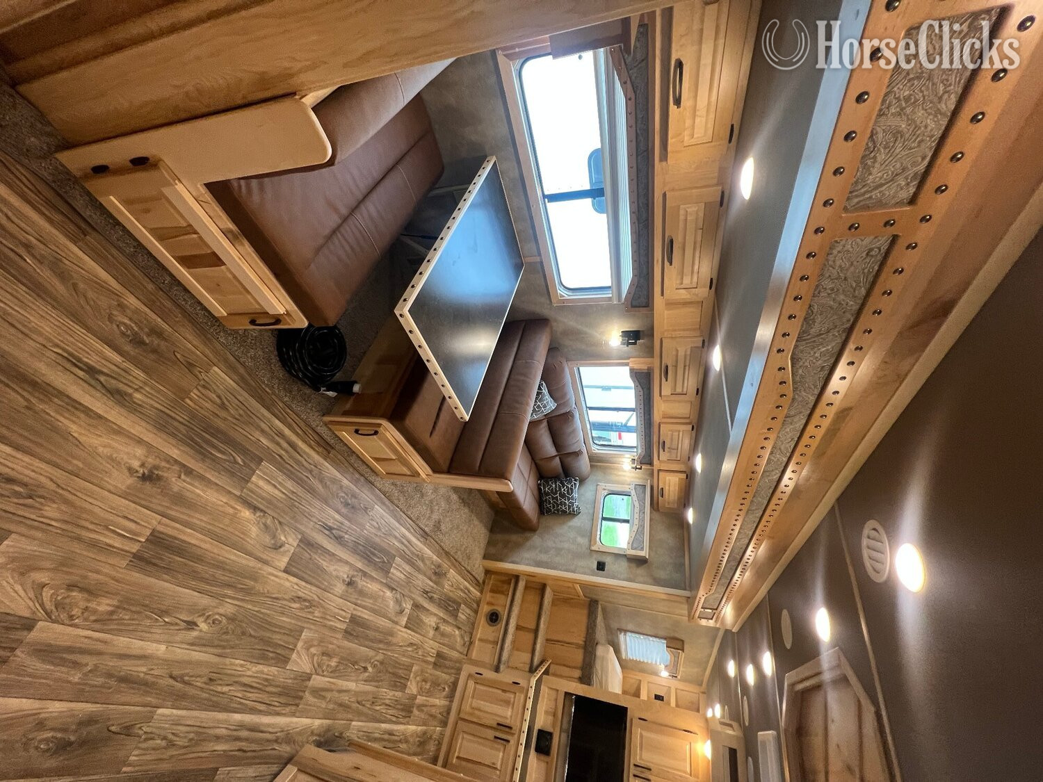 2026 Lakota Infinity Gooseneck Horse Trailer - Horse Trailers