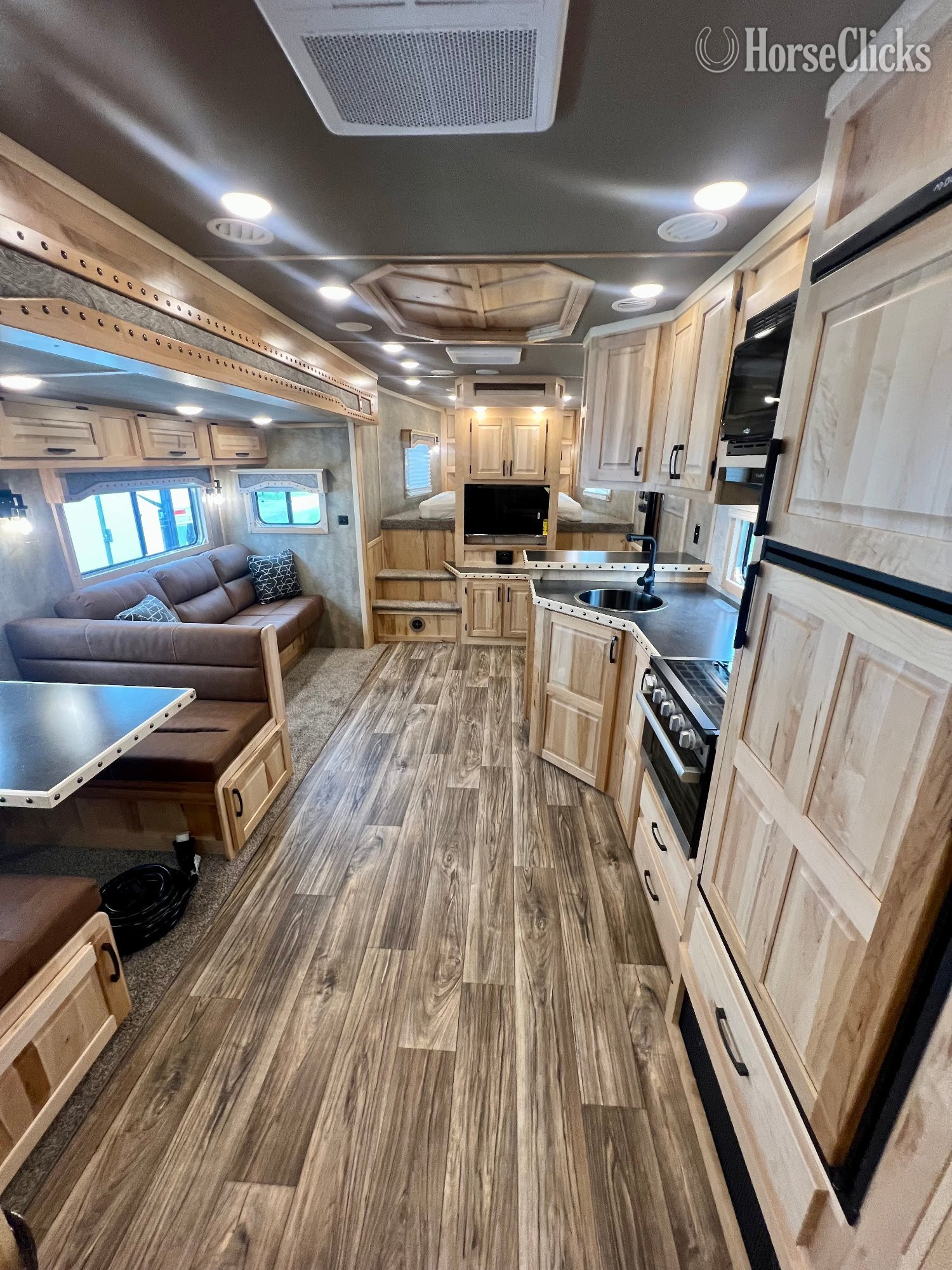 2026 Lakota Infinity Gooseneck Horse Trailer Ohio