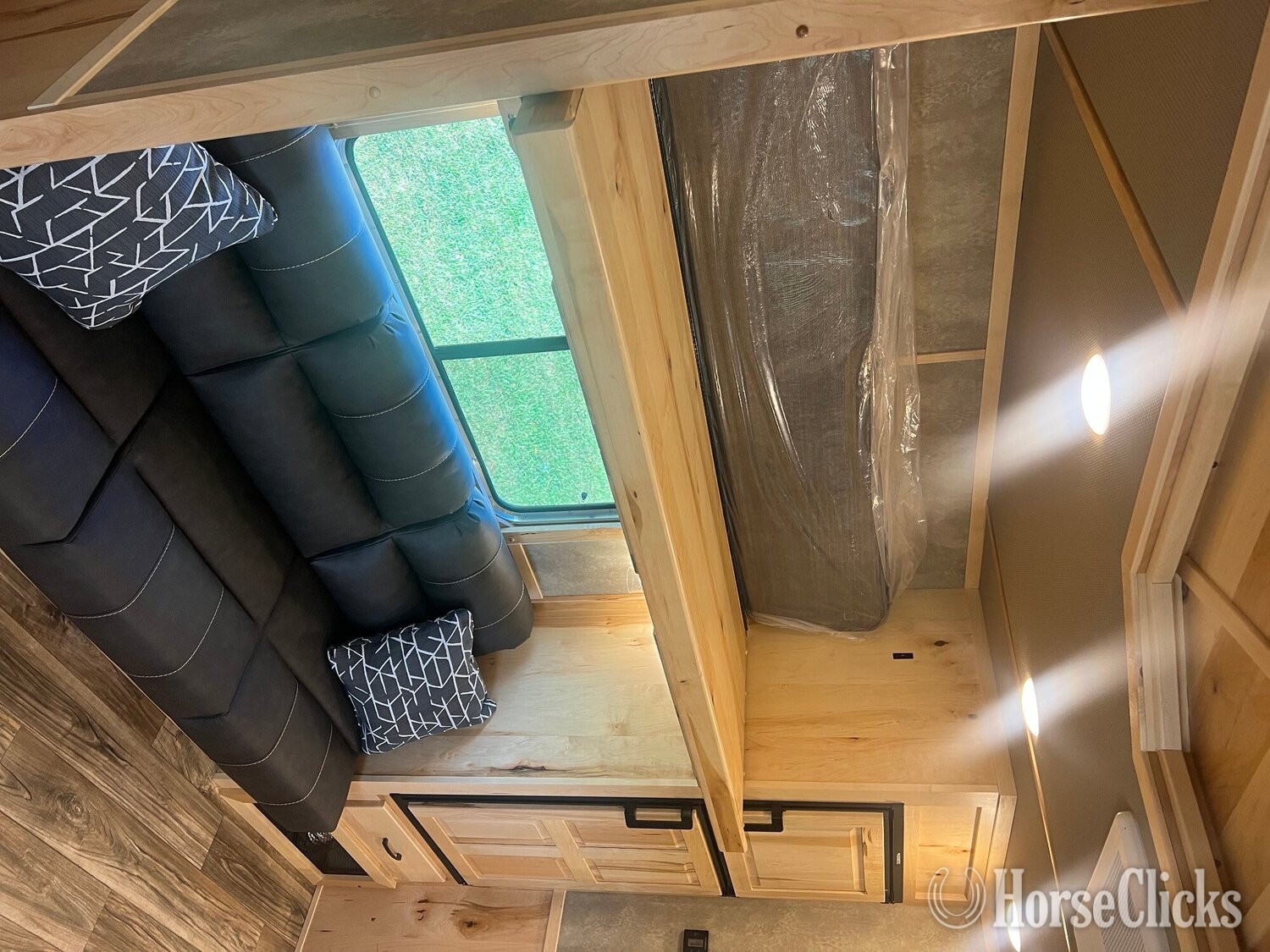 2026 Lakota Infinity Gooseneck Horse Trailer