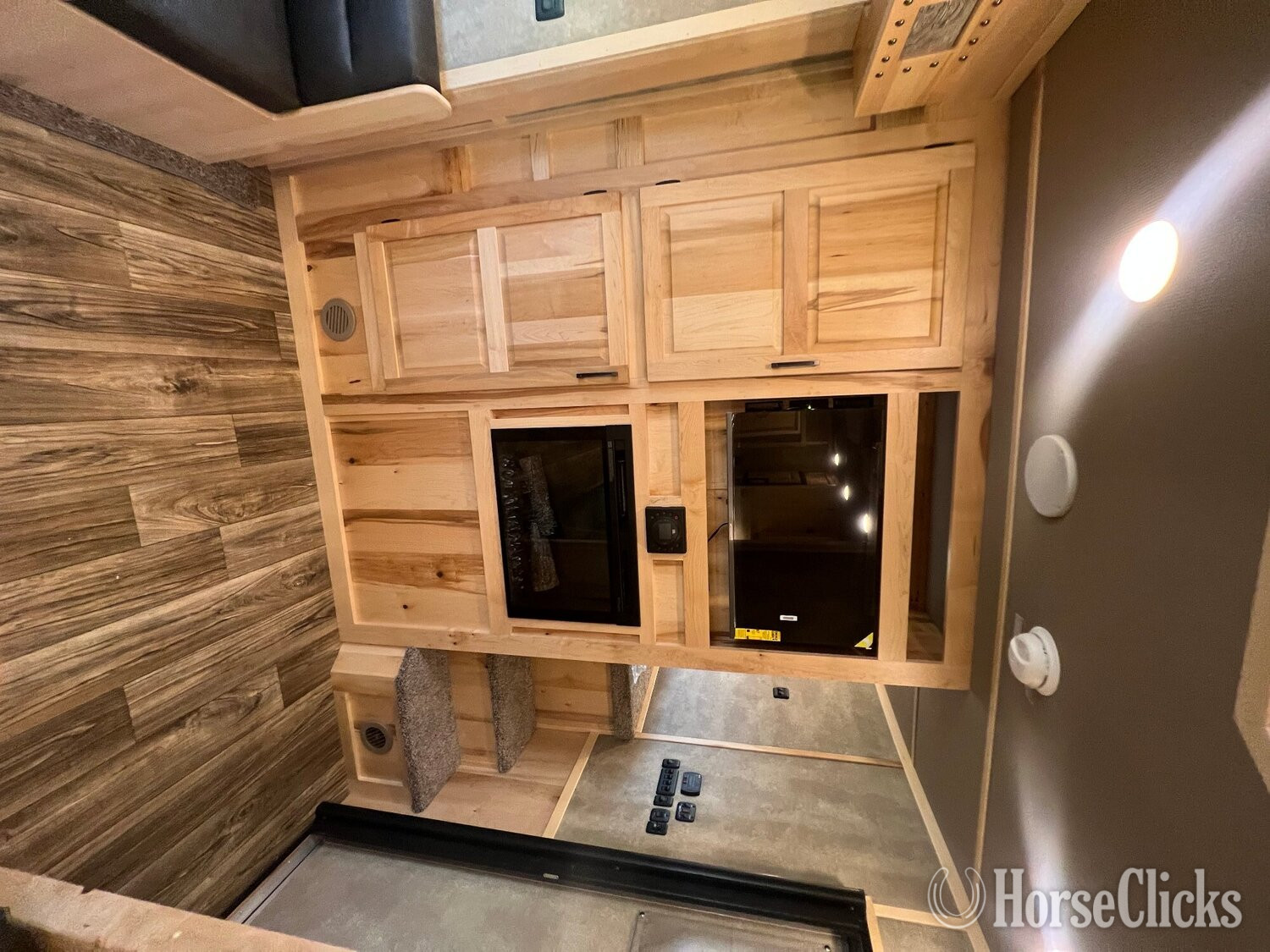 2026 Lakota Infinity Gooseneck Horse Trailer Ohio