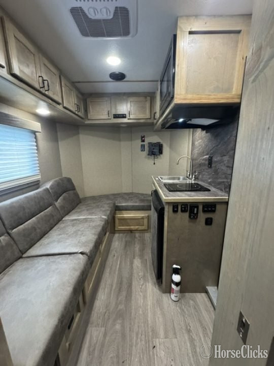 Horse Trailers - 2027 Shadow Trailers 2H 8' LQ Bumper Pull Bumper Pull Horse Trailer in Florida