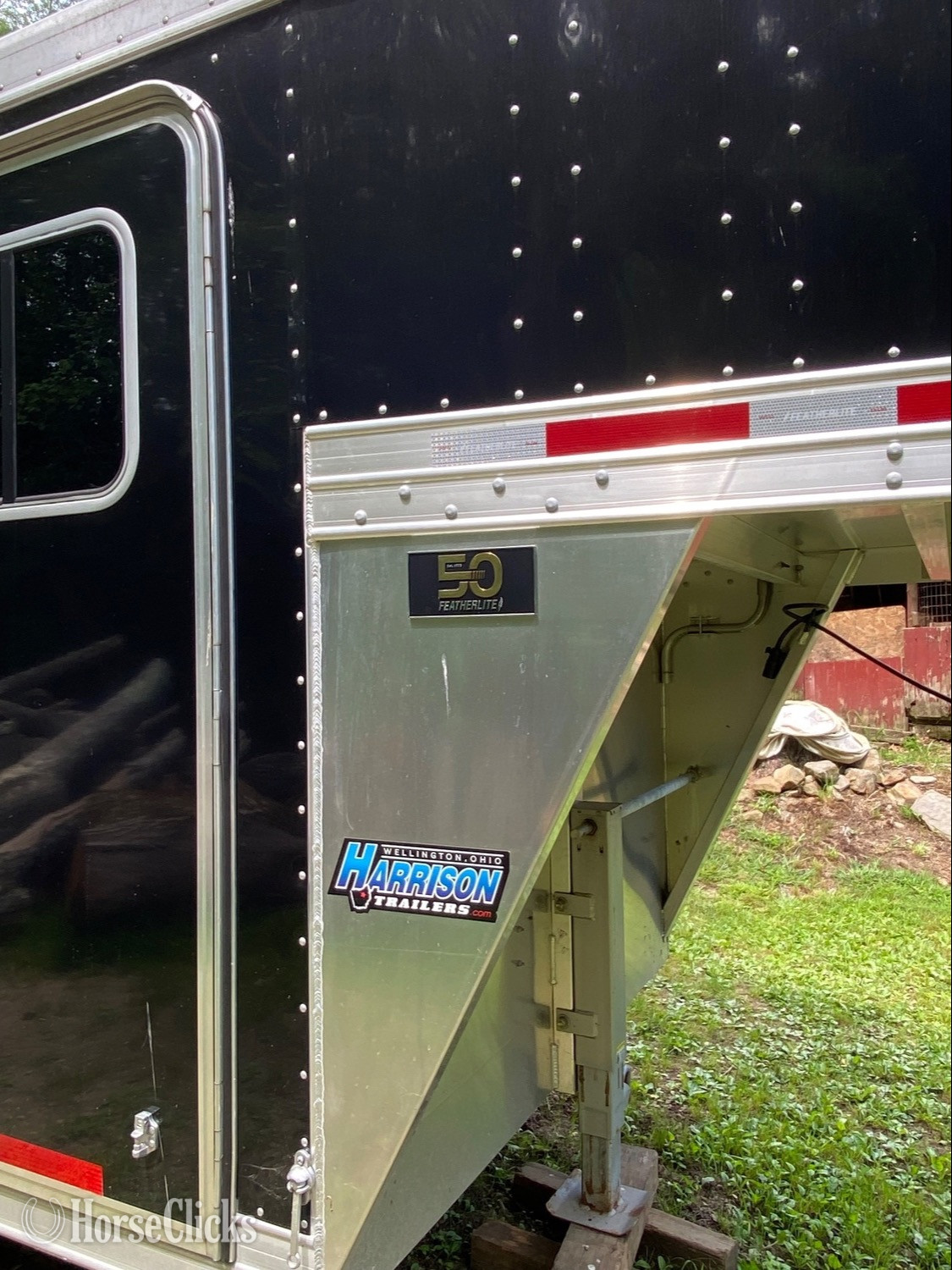 2023 Featherlite Trailers 8417 Gooseneck Horse Trailer