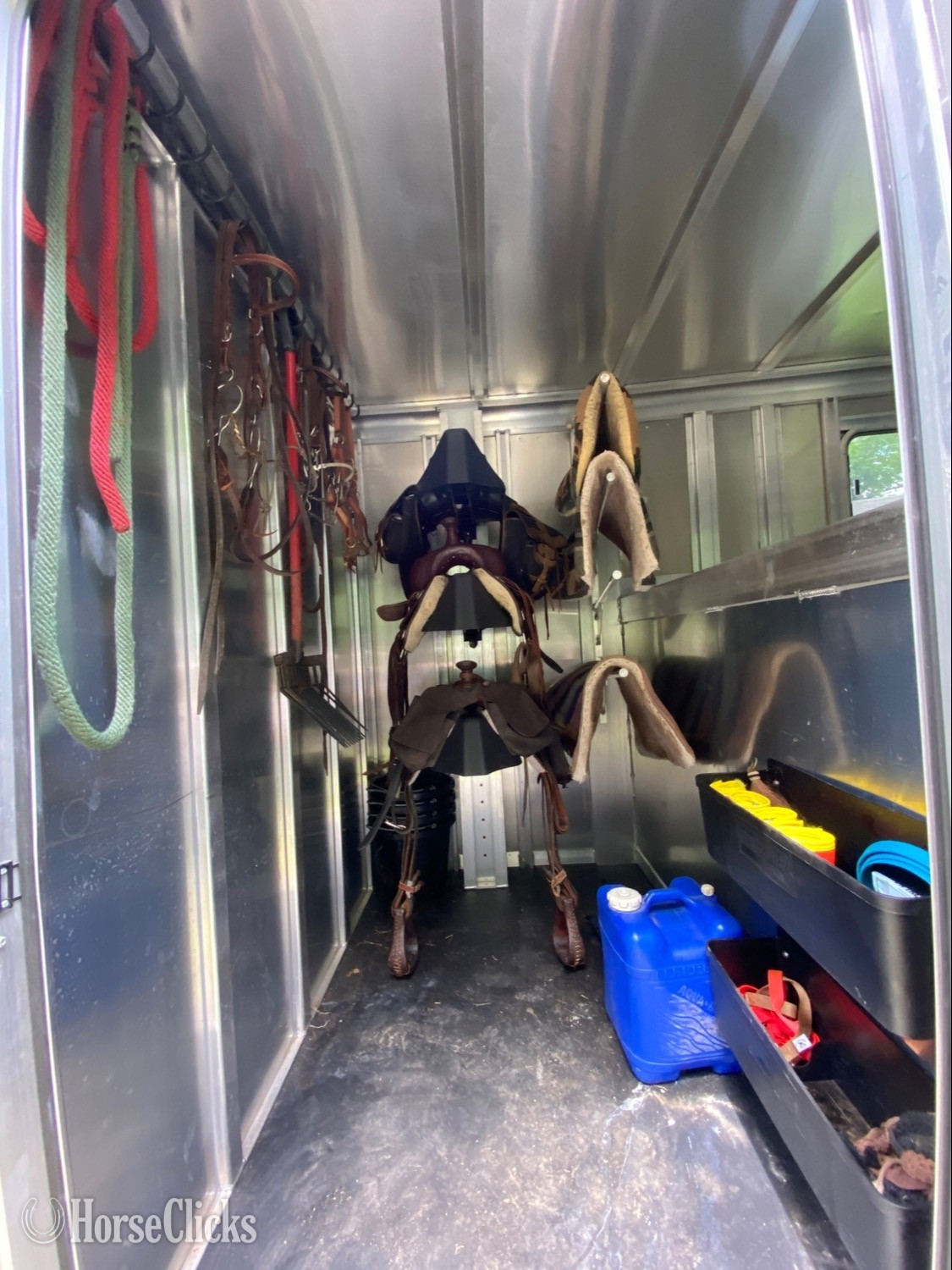 2023 Featherlite Trailers 8417 Gooseneck Horse Trailer Pennsylvania